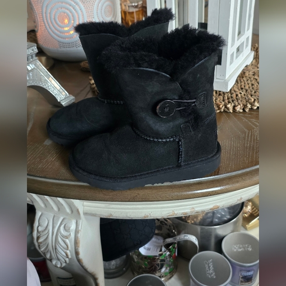 UGG - Picture 7 of 17